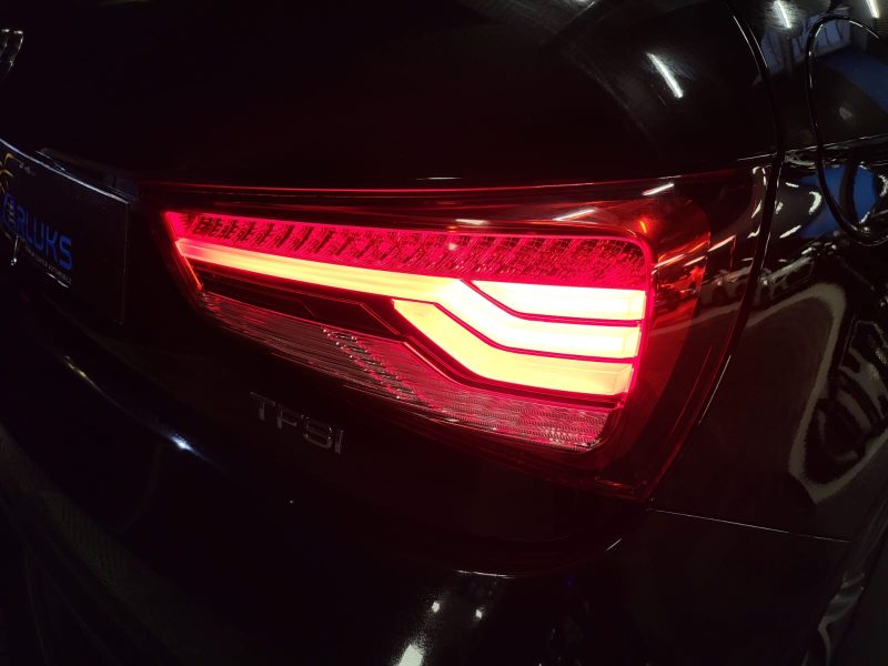 AUDI A1 Sportback 1.4 TFSI 125cv AMBITION LUXE 2ème MAIN TOIT OUVRANT / INTERIEUR CUIR