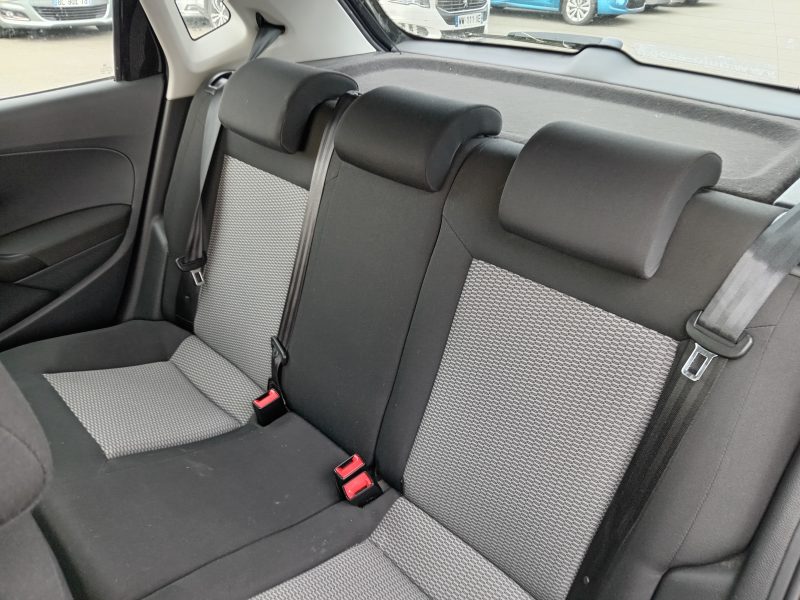 VOLKSWAGEN POLO 2011