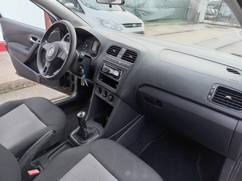 VOLKSWAGEN POLO 2011