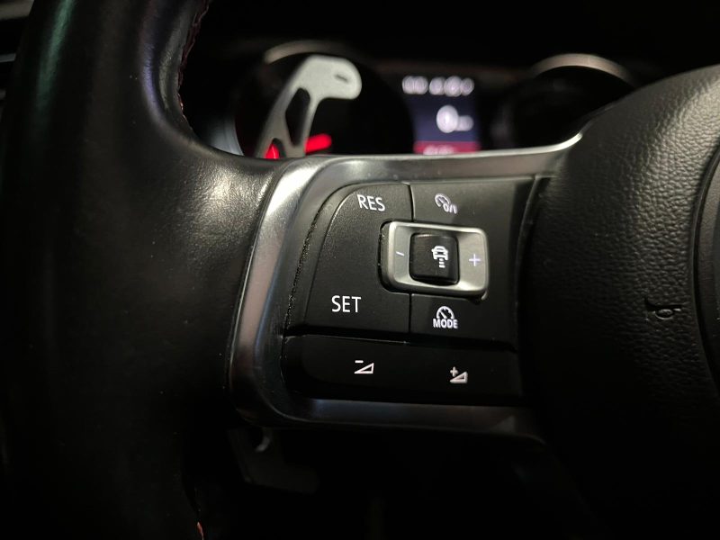 VOLKSWAGEN GOLF 2.0 TFSI 230 CV DSG6 PERF ANGLES MORT / CAMERA / CARPLAY / CLAPET D'ECHAPPEMENT
