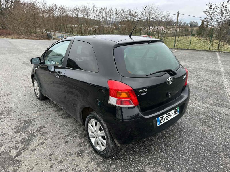 TOYOTA YARIS 2009
