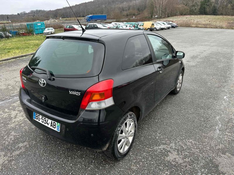 TOYOTA YARIS 2009