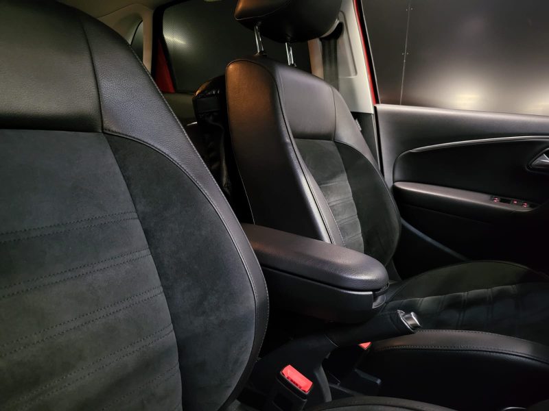 VOLKSWAGEN POLO V 1.2 TSi 90 CARAT 1ER MAIN SUIVI VW FEUX LED / CARPLAY / RADAR AV AR / SIEGES CUIR