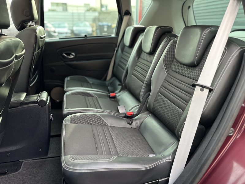 RENAULT SCÉNIC III 2015