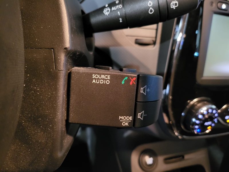 RENAULT CAPTUR 1.2 TCe 120cv Intens Boite Auto // RADAR-AR/GPS/BLUETOOTH