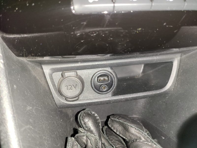 PEUGEOT 2008 Essence 110cv Féline Boite Auto 1ère Main / APPLE CARPLAY/ANDROID AUTO/TOIT PANORAMIQUE