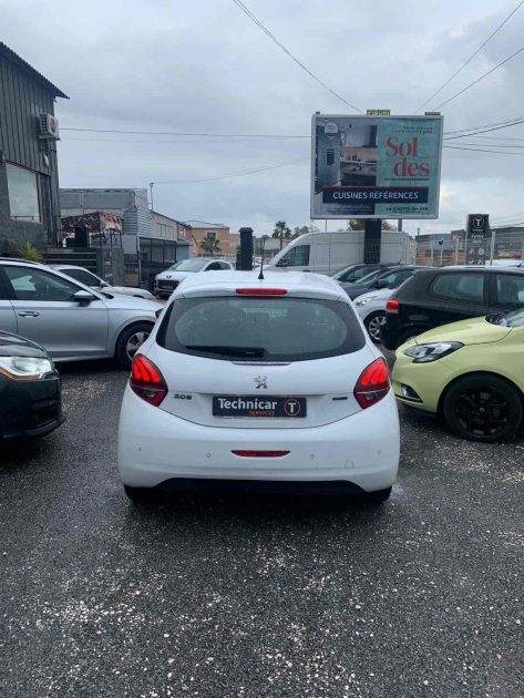 PEUGEOT 208 1.6 BlueHDI 100cv