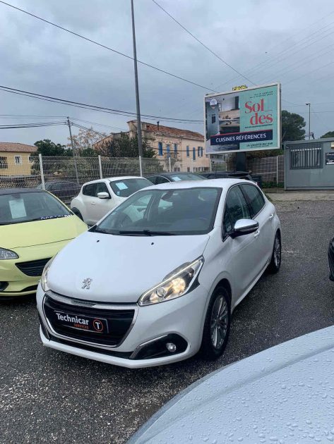 PEUGEOT 208 1.6 BlueHDI 100cv