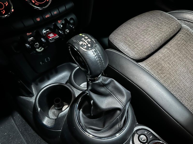 MINI MINI One One 1.2 12V 102cv Shoreditch BVA / TOIT OUVRANT/GPS/BLUETOOTH
