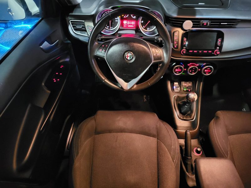 ALFA ROMEO GIULIETTA 1.6 JTDm 105cv Distinctive S/S BVM6 // RADAR-AV-AR/BLUETOOTH/SYSTEME U-CONNECT