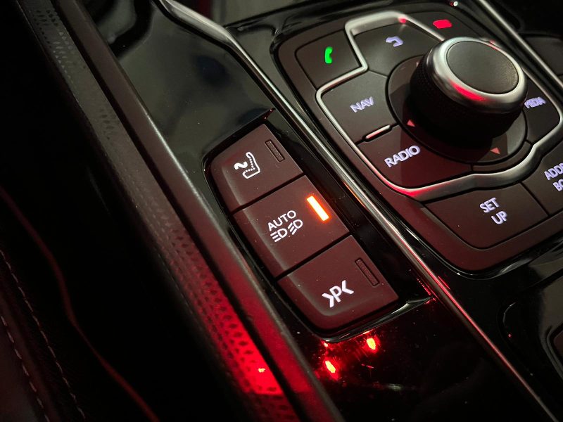 PEUGEOT 508 2.0 HDI 163 CV BVA FELINE AFFICHAGE TETE HAUTE / SIEGES ELECTRIQUE/ CHAUFFANT / KEYLESS