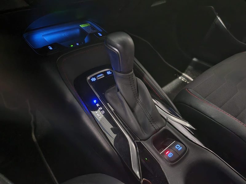 TOYOTA COROLLA 2.0 VVT-I 184CH COLLECTION / TETE HAUTE / SIEGES CHAUFFANTS / CARPLAY