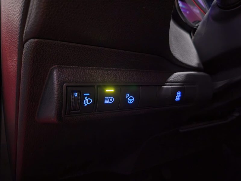 TOYOTA COROLLA 2.0 VVT-I 184CH COLLECTION / TETE HAUTE / SIEGES CHAUFFANTS / CARPLAY