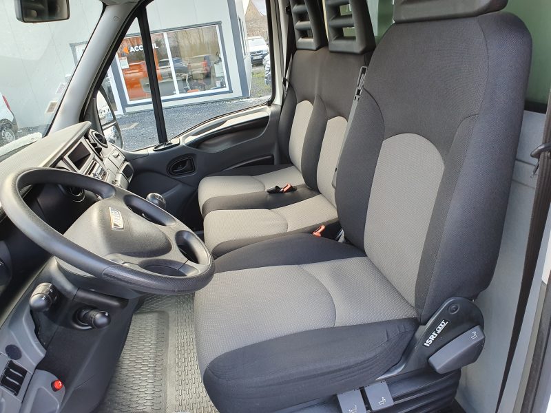 IVECO DAILY VI CAISSE / HAYON 2012 144000 KM 