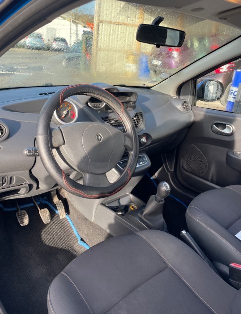 RENAULT TWINGO II 2009