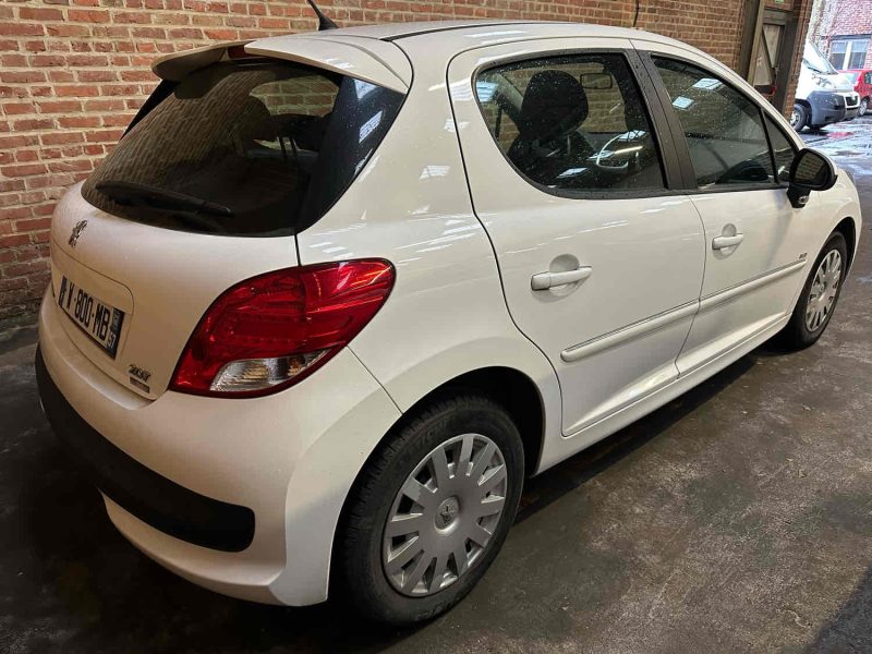 PEUGEOT 207 1.6 HDI 92Ch 98g