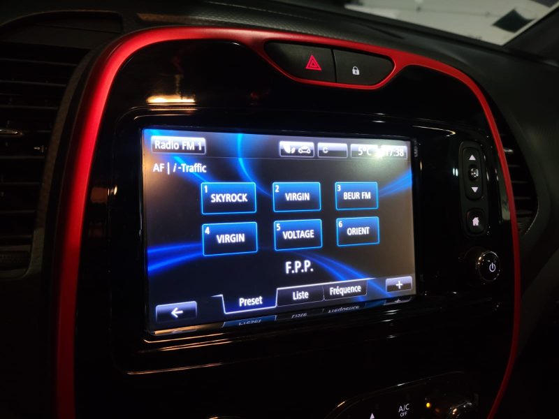 RENAULT CAPTUR 1.5 dci 90cv Extrem Intens CAMERA / RADAR / GPS / MOLETTE GRIP CONTROL