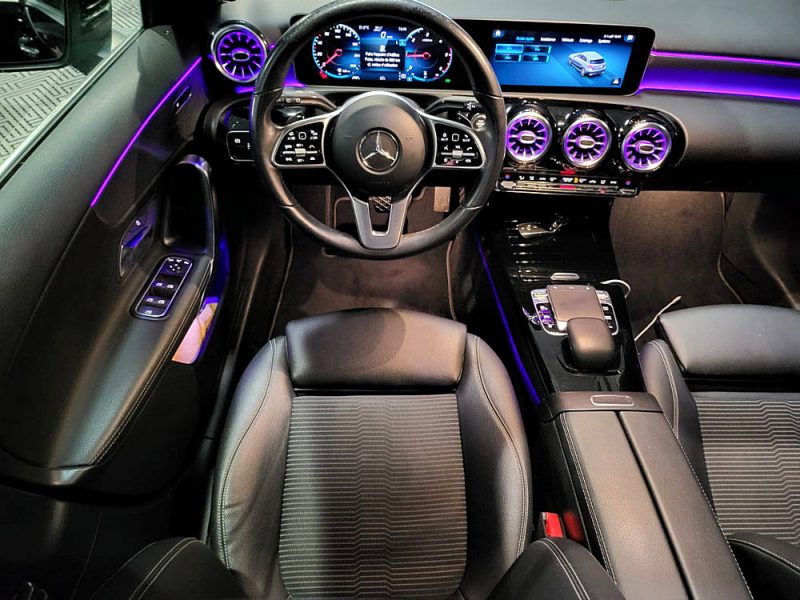 MERCEDES CLASSE A  180 D 116 cv Progresive Line TOIT OUVRANT / CAMERA / SIEGES CHAUFFANT / CAR PLAY