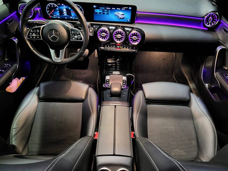 MERCEDES CLASSE A  180 D 116 cv Progresive Line TOIT OUVRANT / CAMERA / SIEGES CHAUFFANT / CAR PLAY