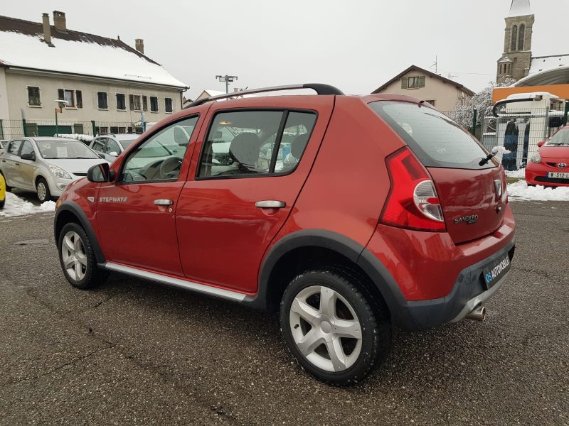 DACIA SANDERO STEPWAY 1.6i 88CV LAUREATE 
