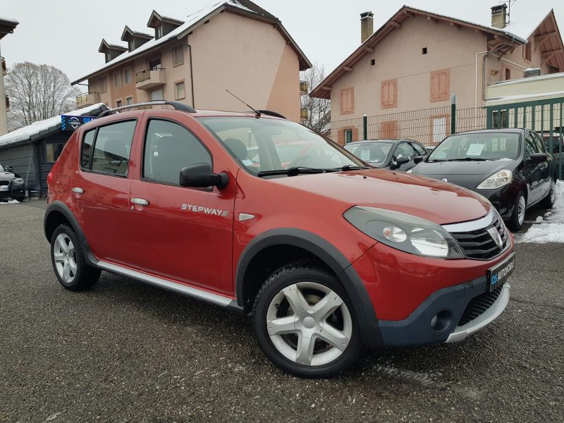 DACIA SANDERO STEPWAY 1.6i 88CV LAUREATE 