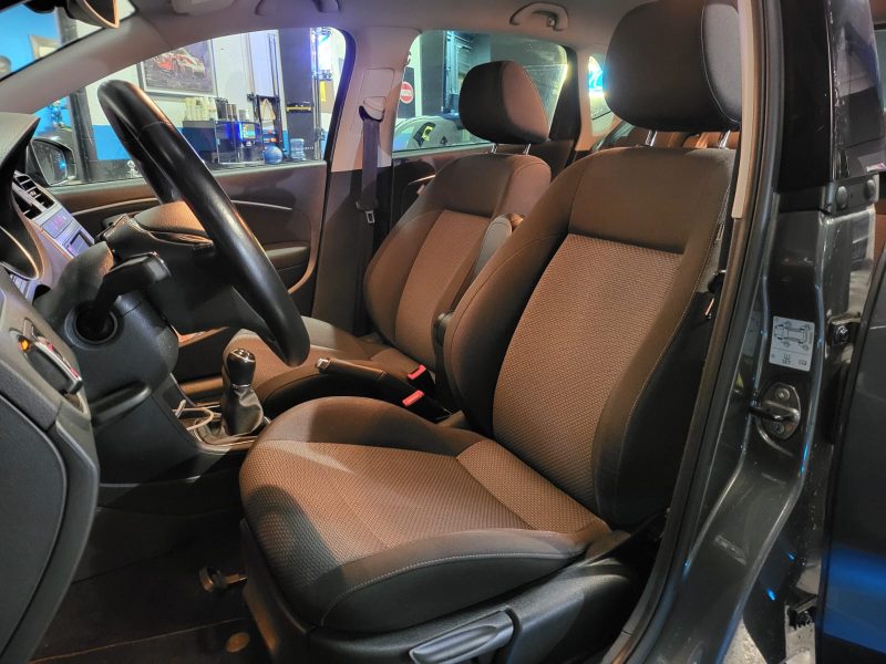 VOLKSWAGEN POLO V 1.2 TSI 110cv R-line BVM6 // APPLE CARPLAY/ANDROID AUTO/RADAR-AV-AR