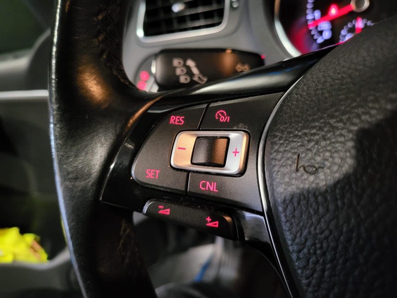 VOLKSWAGEN POLO V 1.2 TSI 110cv R-line BVM6 // APPLE CARPLAY/ANDROID AUTO/RADAR-AV-AR