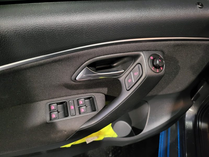 VOLKSWAGEN POLO V 1.2 TSI 110cv R-line BVM6 // APPLE CARPLAY/ANDROID AUTO/RADAR-AV-AR