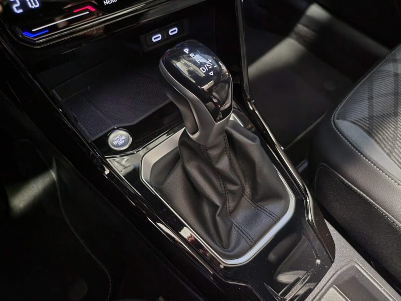 VOLKSWAGEN T-ROC 1.5 TSI 150cv R-LINE / TOIT OUVRANT+PARK ASSIST+LUMIERE D\'AMBIANCE/