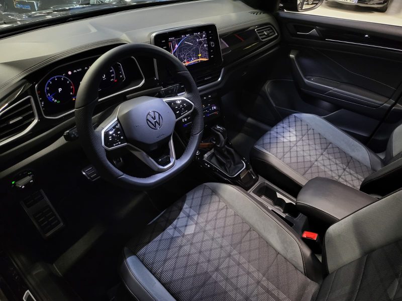 VOLKSWAGEN T-ROC 1.5 TSI 150cv R-LINE / TOIT OUVRANT+PARK ASSIST+LUMIERE D\'AMBIANCE/
