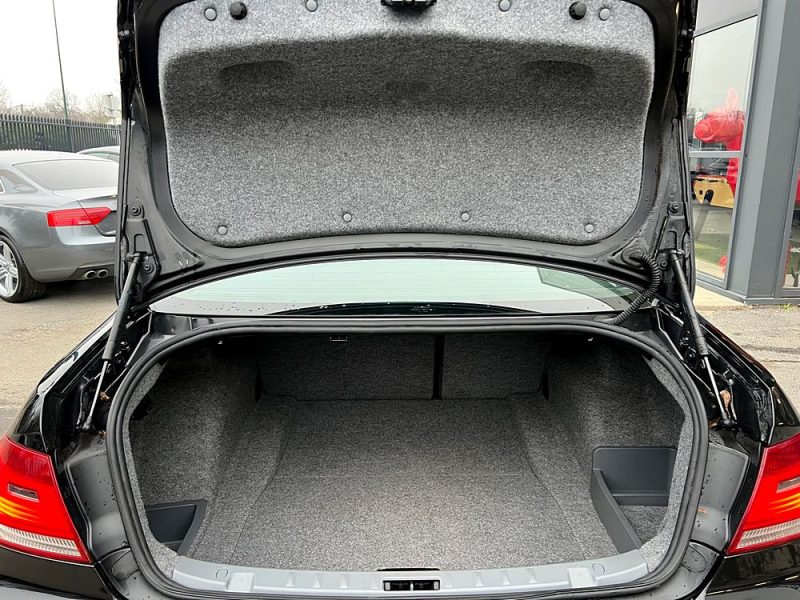 BMW SERIE 3 E92 COUPE 325i LUXE 2.5 6 CYLINDRES 218 Cv TOIT OUVRANT CUIR GPS - GARANTIE 1 AN