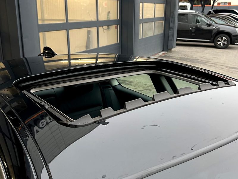 BMW SERIE 3 E92 COUPE 325i LUXE 2.5 6 CYLINDRES 218 Cv TOIT OUVRANT CUIR GPS - GARANTIE 1 AN