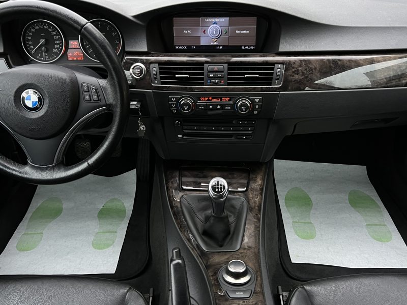 BMW SERIE 3 E92 COUPE 325i LUXE 2.5 6 CYLINDRES 218 Cv TOIT OUVRANT CUIR GPS - GARANTIE 1 AN