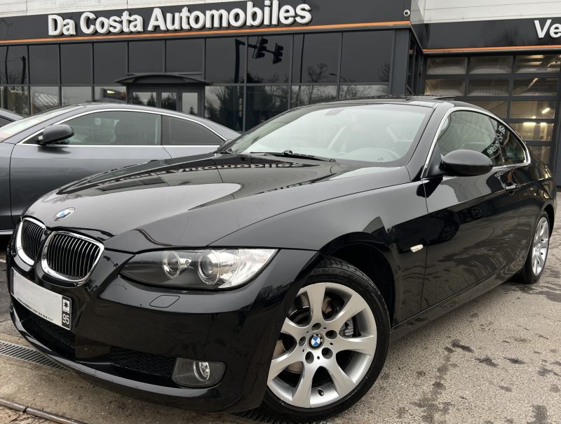 BMW SERIE 3 E92 COUPE 325i LUXE 2.5 6 CYLINDRES 218 Cv TOIT OUVRANT CUIR GPS - GARANTIE 1 AN