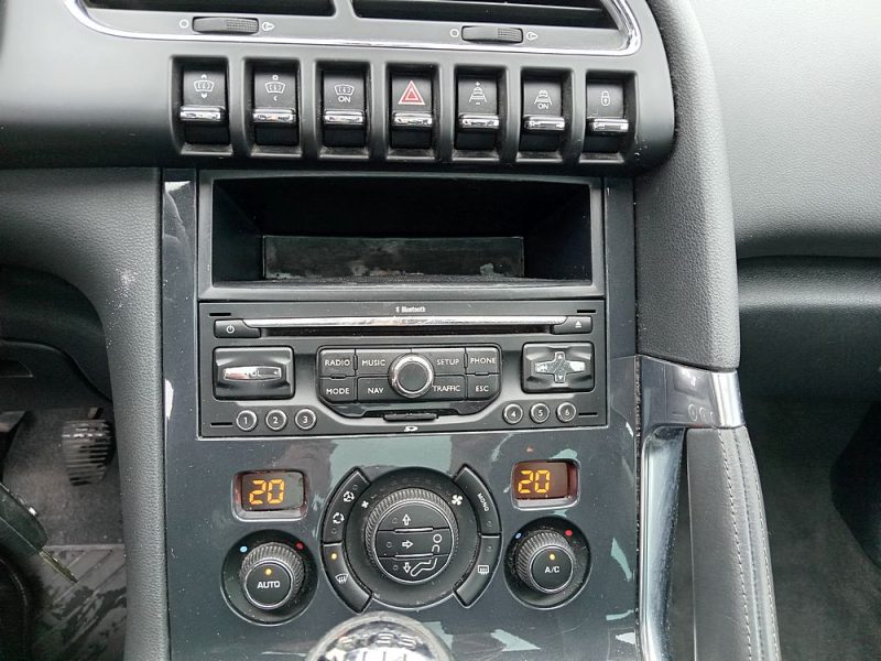 PEUGEOT 3008 Monospace 2012