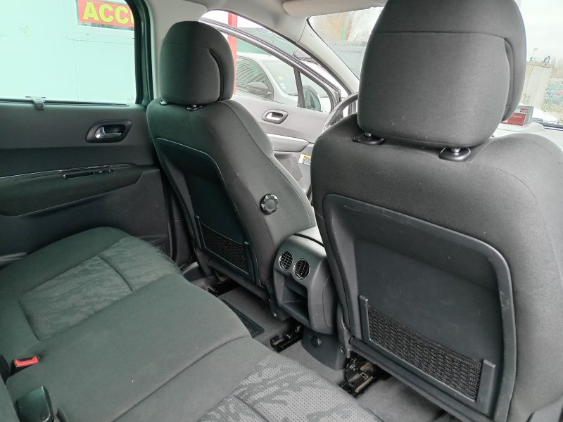 PEUGEOT 3008 Monospace 2012