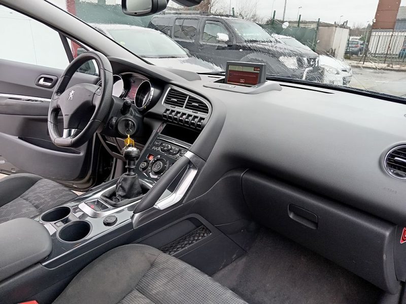 PEUGEOT 3008 Monospace 2012