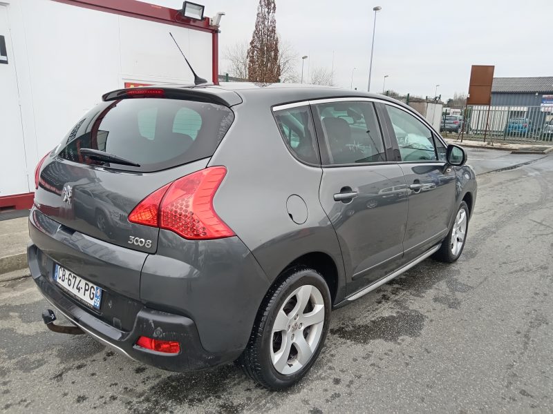 PEUGEOT 3008 Monospace 2012