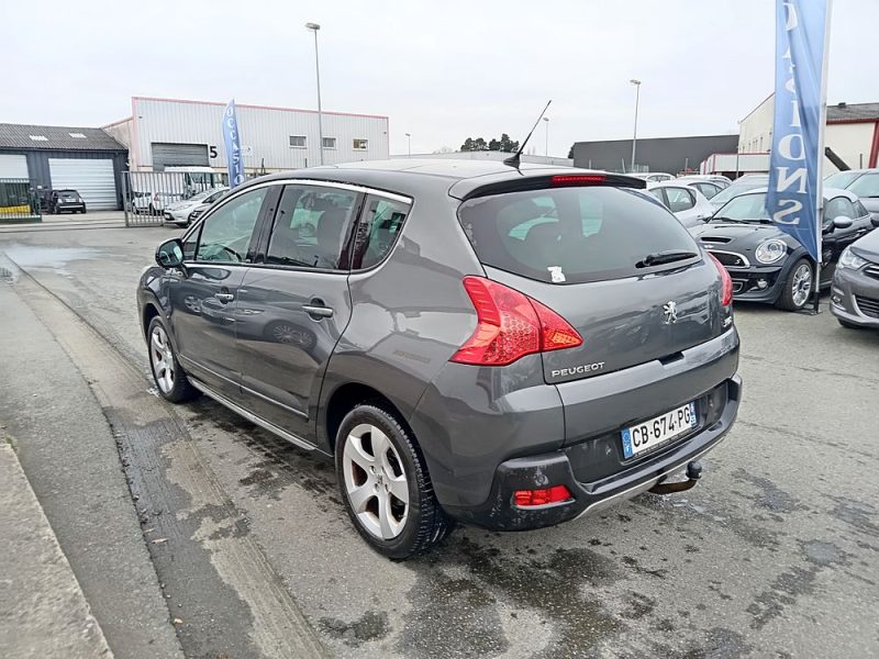 PEUGEOT 3008 Monospace 2012