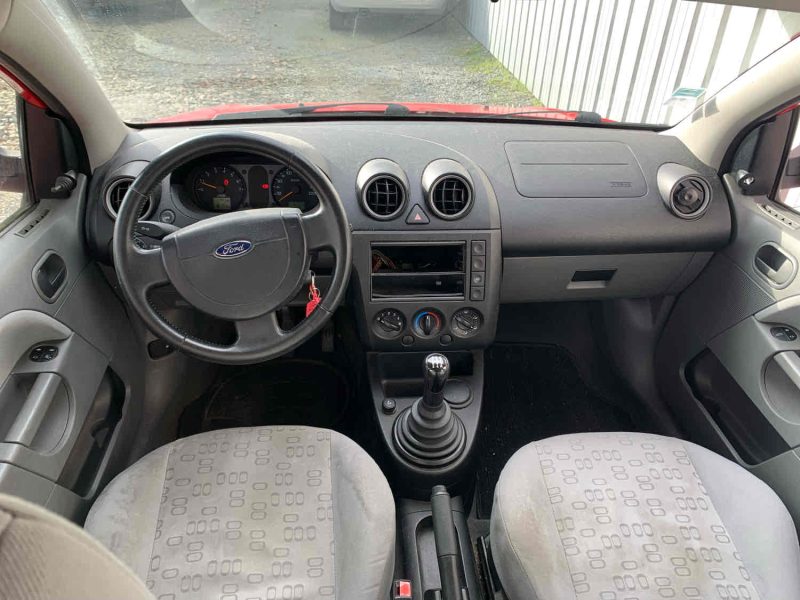 FORD FIESTA V 2002