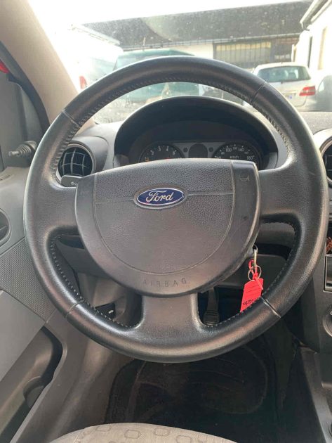 FORD FIESTA V 2002