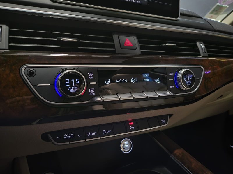 AUDI A4 Avant 2.0 TFSI 190CH DSG7 DESIGN LUXE / TOIT OUVRANT / VIRTUAL COCKPIT / TETE HAUTE