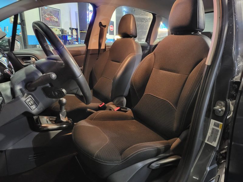 CITROEN C3 II 1.2 VTi 82cv Music Box // RADAR-AR/BLUETOOTH/REGULATEUR-LIMITEUR DE VITESSE