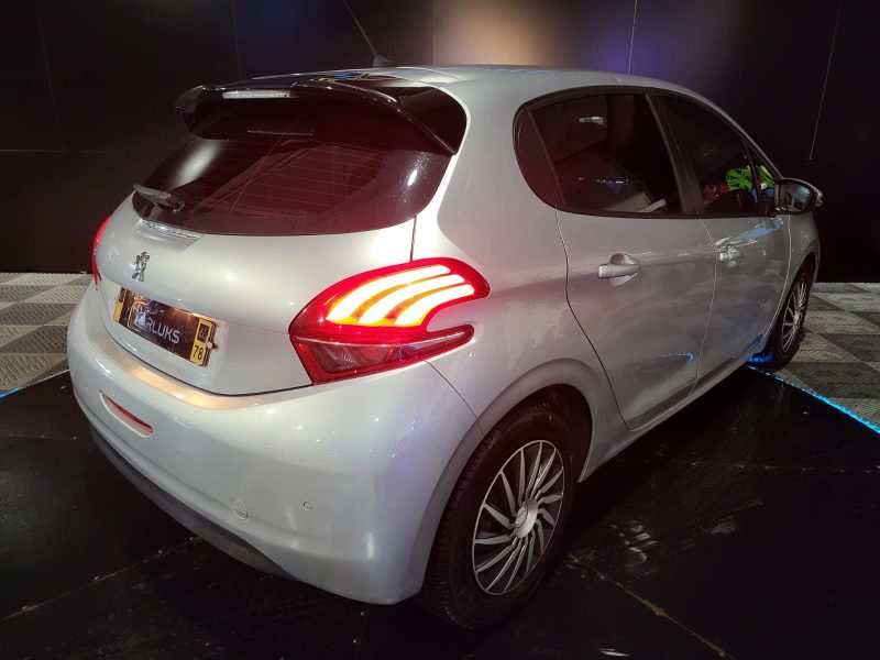 PEUGEOT 208 1.6 BlueHDi 75cv Allure Business / APPLE CARPLAY/ANDROID AUTO/RADAR-AR