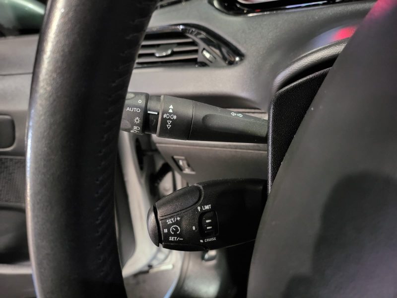 PEUGEOT 208 1.6 BlueHDi 75cv Allure Business / APPLE CARPLAY/ANDROID AUTO/RADAR-AR