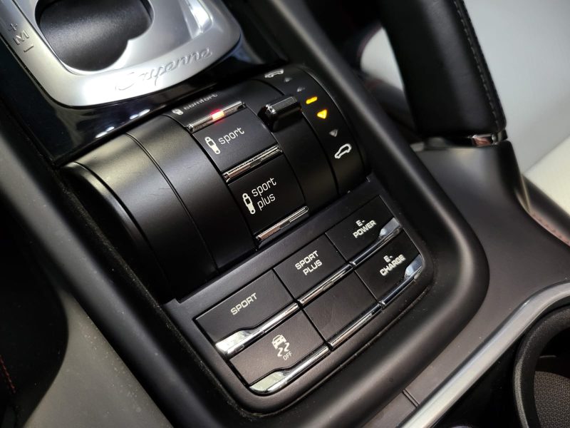 PORSCHE CAYENNE S E-Hybrid 416 CV PACK CHRONO / CUIR BI-TON / SIEGES AV ET AR CHAUFFANT / VOLANT CHA