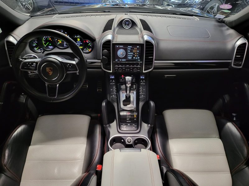 PORSCHE CAYENNE S E-Hybrid 416 CV PACK CHRONO / CUIR BI-TON / SIEGES AV ET AR CHAUFFANT / VOLANT CHA