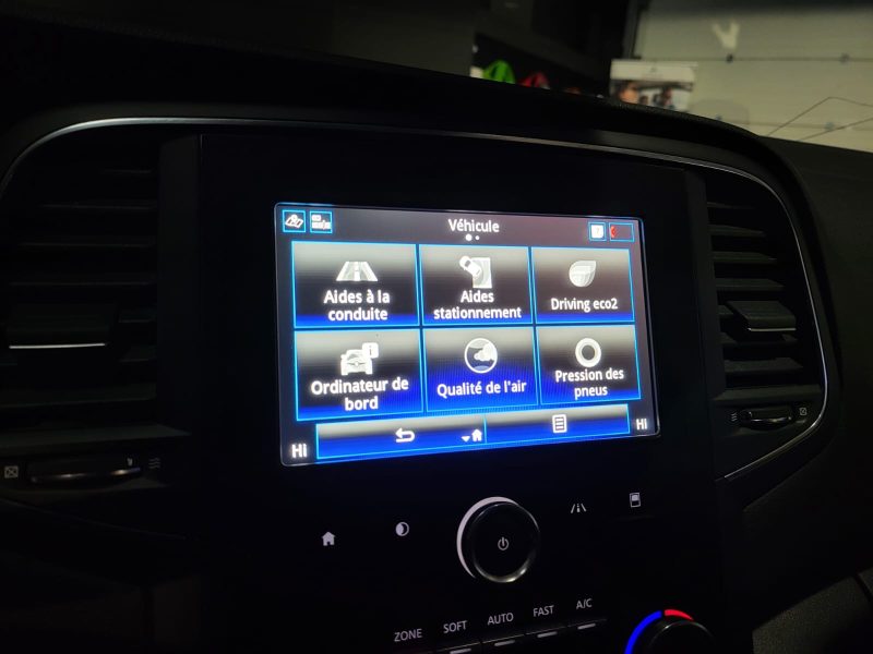 RENAULT MEGANE IV ESTATE 1.5 Blue dCi 115cv REGULATEUR / LIMITEUR / GPS / RADAR AV-AR