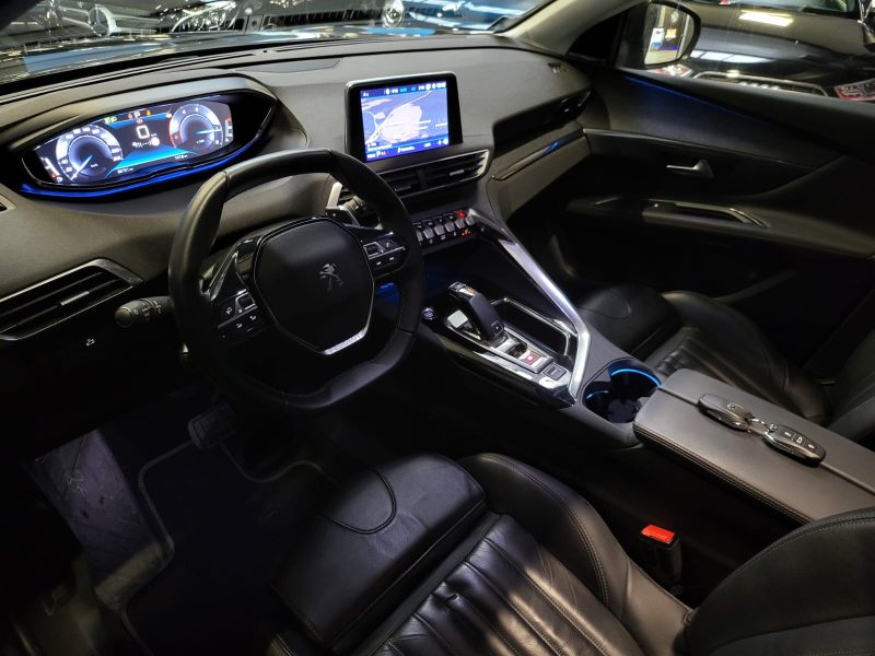PEUGEOT 3008 1.5 BlueHDi 130cv ALLURE BUSINESS /TOIT OUVRANT+ATTELAGE+AUDIO FOCAL+SIEGE ELECTRIQUE/