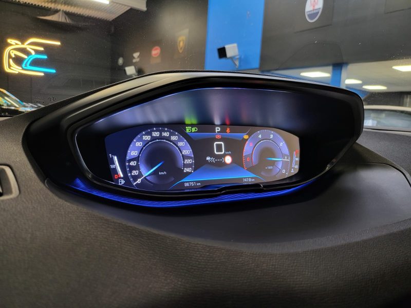 PEUGEOT 3008 1.5 BlueHDi 130cv ALLURE BUSINESS /TOIT OUVRANT+ATTELAGE+AUDIO FOCAL+SIEGE ELECTRIQUE/